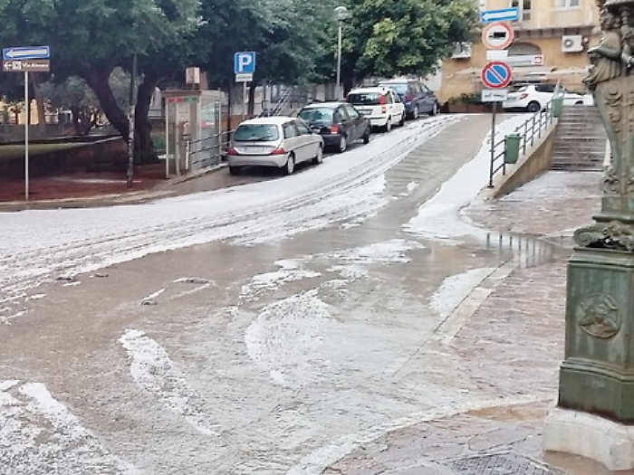 Dopo le supernevicate, la grandinata