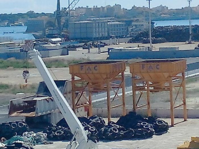 Augusta, anche i sindaci in piazza