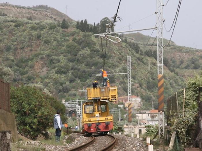 Maltempo, interrotta la ferrovia tra Catania e Caltanissetta