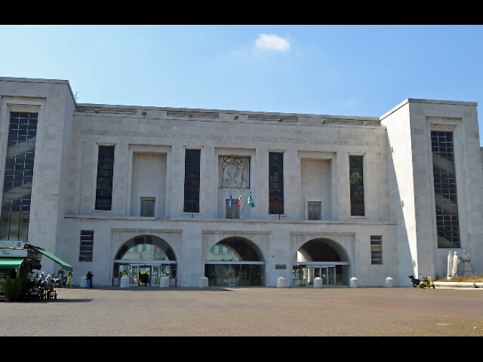 Aggredito con acido dalla ex, sta meglio