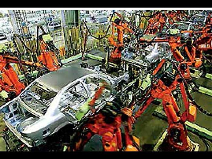 Industria: Istat, fatturato settembre -4,6%, ordini -6,8%