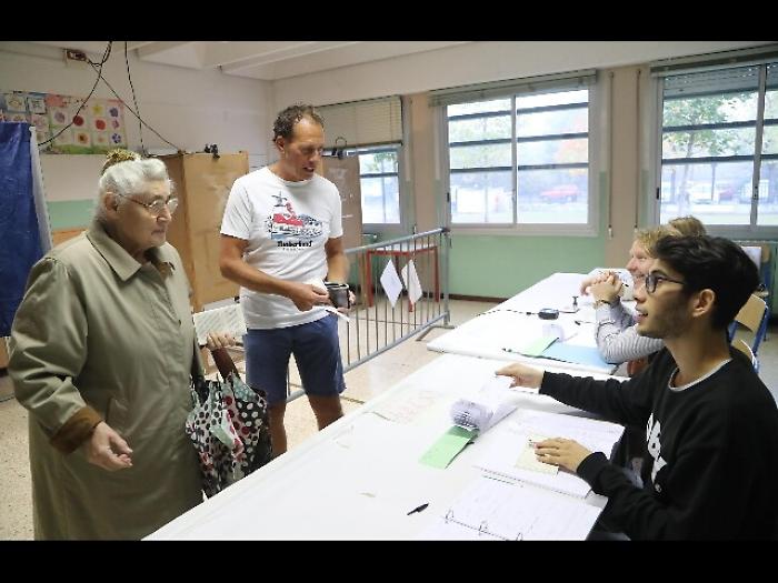 Referendum, in Lombardia 10,8% alle 12