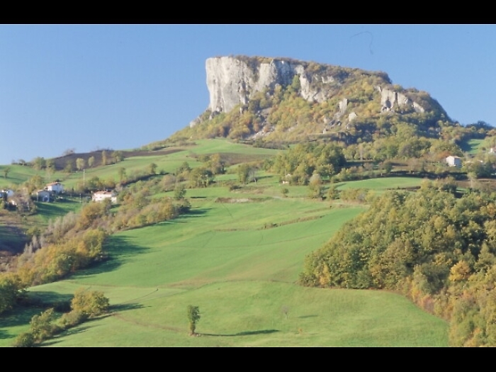 Precipita da Pietra Bismantova e muore