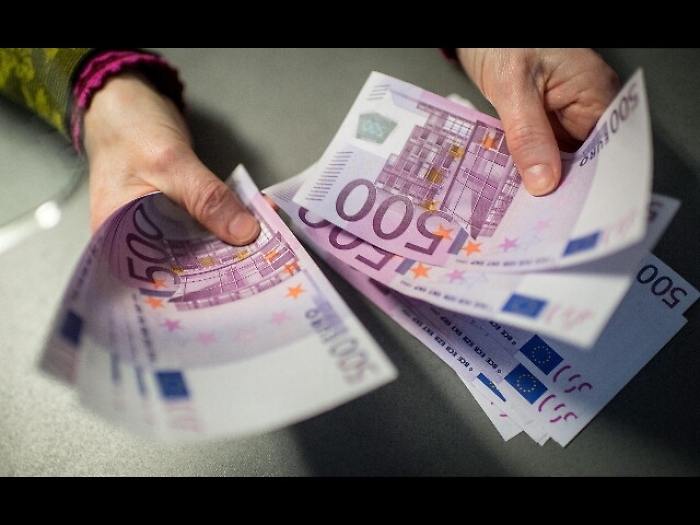 Bce: europei non rinunciano a contanti