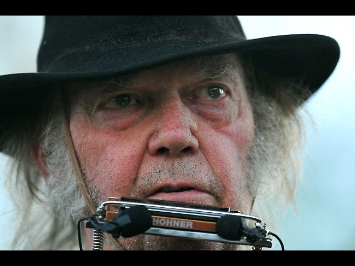 Neil Young annuncia nuovo album