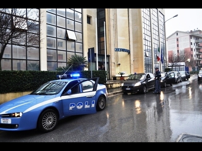 E' ricercato in Germania ma chiede il passaporto a Ragusa, arrestato