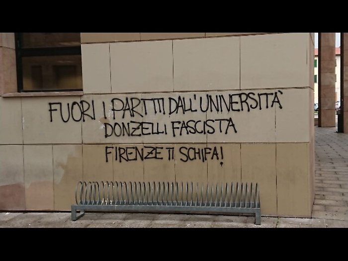 Scritta contro Donzelli (Fdi) in ateneo