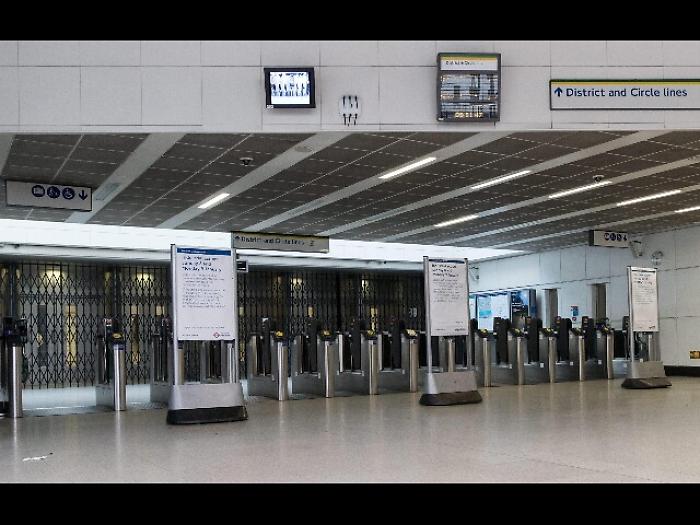 Gb: caos a Londra per sciopero metro