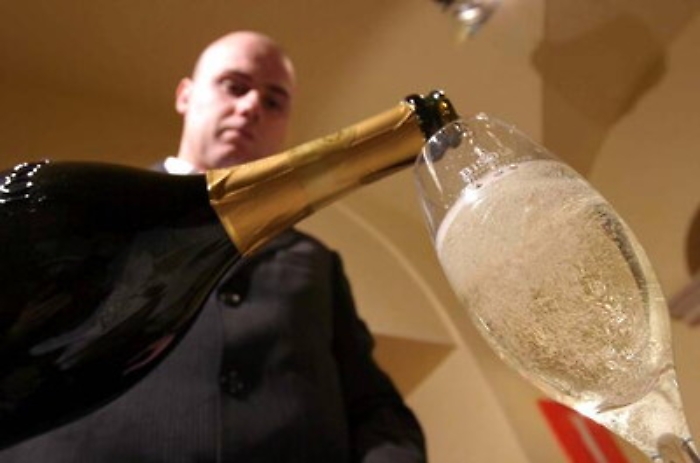 Italia prima in Ue per export vino con bollicine in 2017