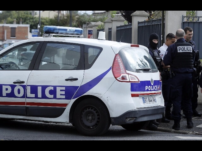Francia: quattro uccisi in stazione