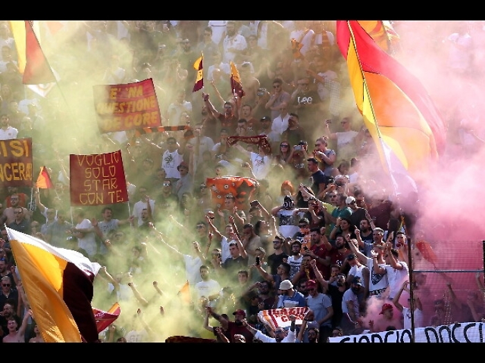 Fischi e cori, Roma contestata da tifosi