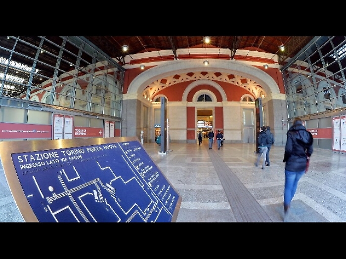 Quindicenne, io aggredita perch&eacute; lesbica