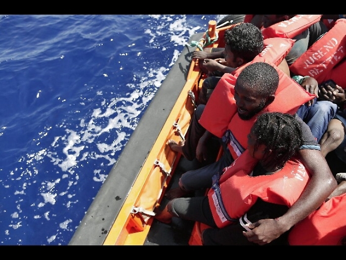 Immigrazione, nati due bambini a bordo di una nave della Guardia costiera