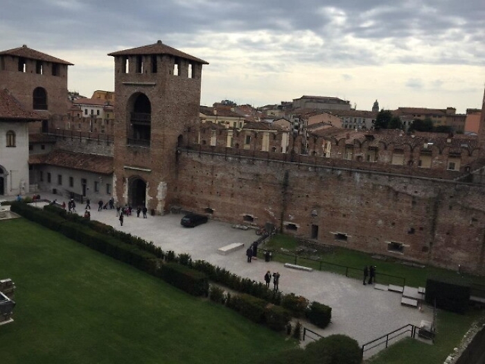 Museo gi&agrave; chiuso apre a Sgarbi, polemica