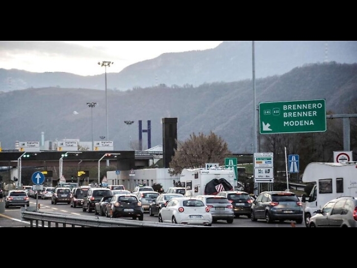 Brennero: governatori, allarme traffico