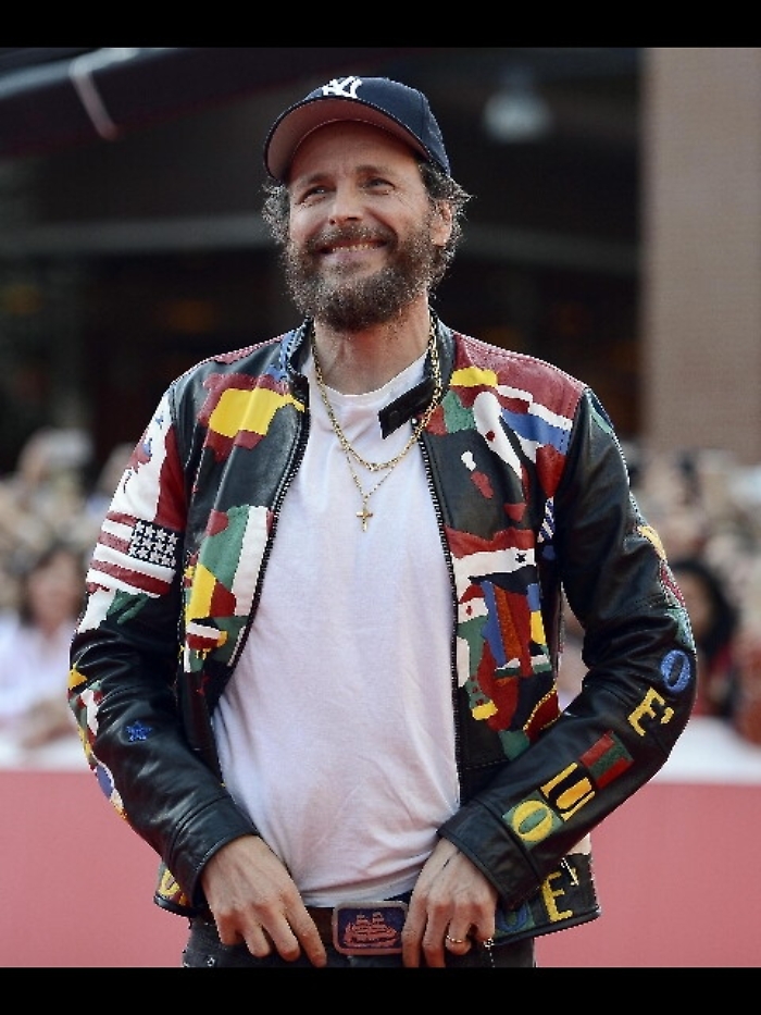 Jovanotti, cruci-puzzle per citt&agrave; tour