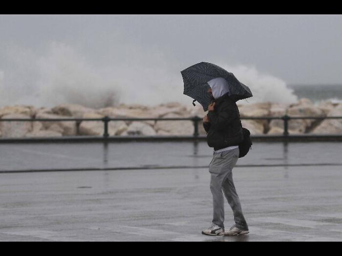Vento e mare mosso,codice giallo Toscana