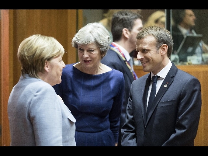 May ai 27 Ue, 'aiutatemi a difendermi'