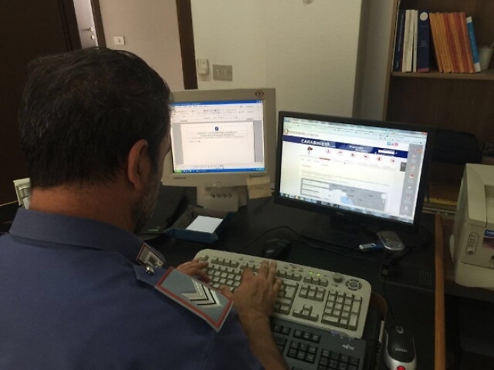 Porno-ricatto, denunciato 18enne