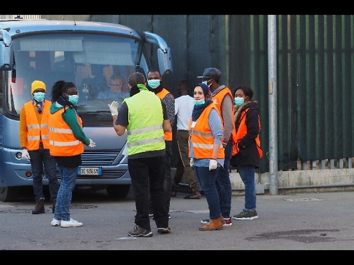Migranti: no 'irriducibili' a mediazione