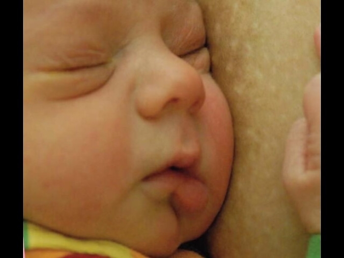 Coda in Aurelia, partorisce in auto