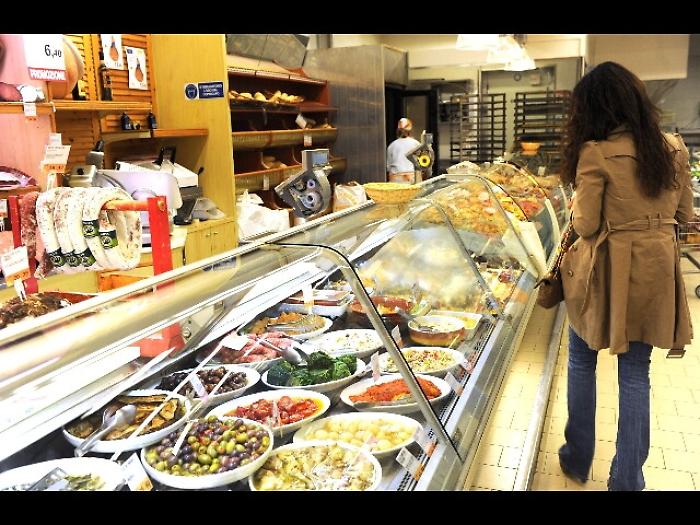 Istat: a prezzi al consumo +0,8%