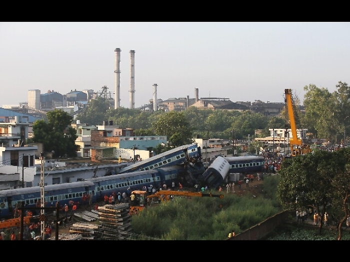 India: 4 incidenti treni in 12 ore