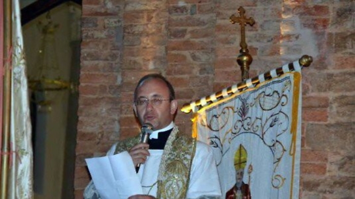 Termini Imerese, in carcere il parroco condannato per abusi su una minorenne