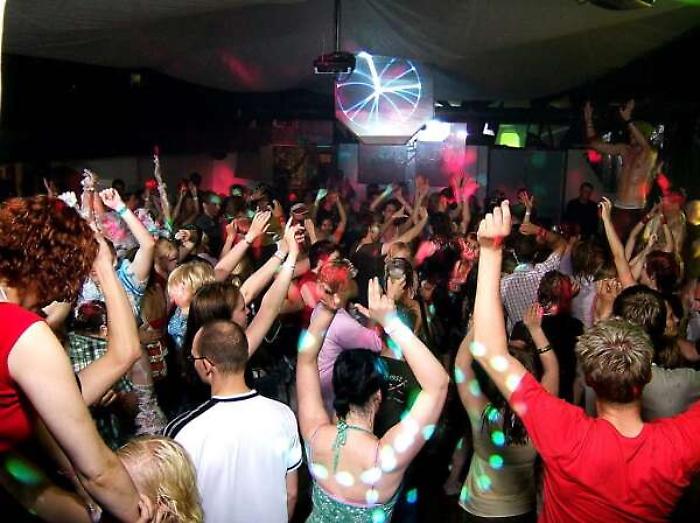 Rave party abusivo in un casale di Vittoria: 56 denunciati