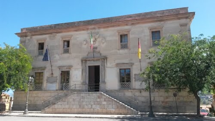 Termini Imerese, sospeso dipendente del Comune: cambiava on line gli orari di entrata e uscita