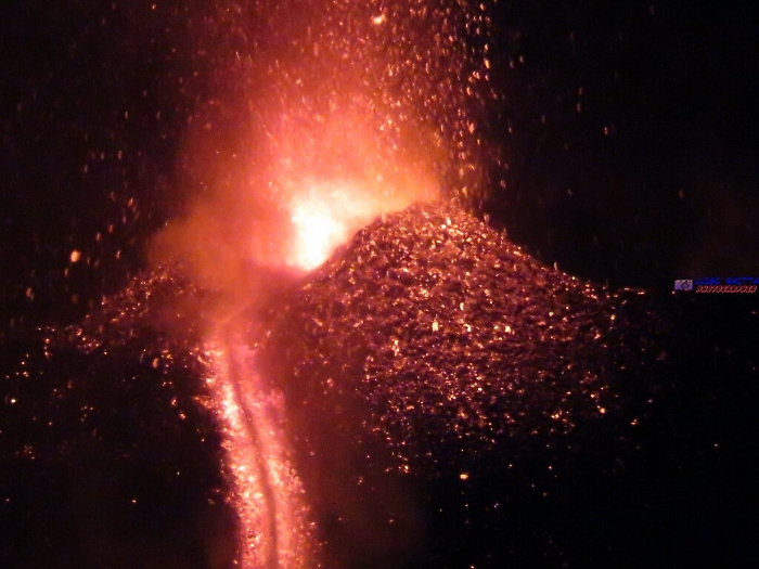 Continua eruzione su Etna con flusso "spettacolare"