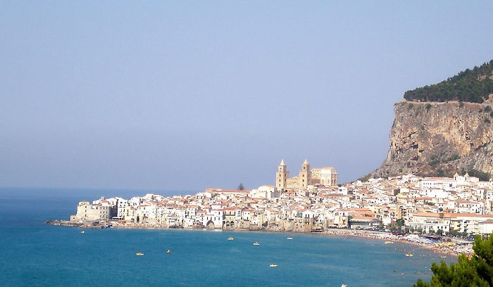 In vacanza a Cefal&ugrave; con soldi falsi: tre persone arrestate