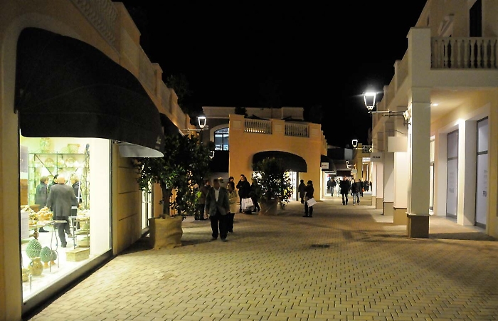 "Sono amica di Messina Denaro" e chiede il pizzo: arrestata impiegata