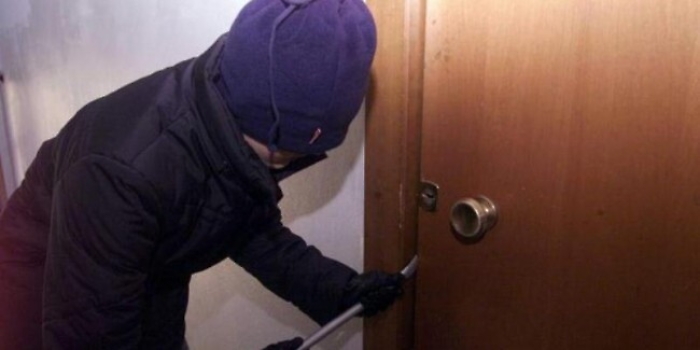 Rapina in casa: donna picchiata e derubata nella notte