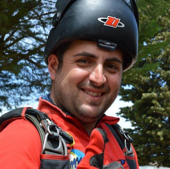 Si lancia col paracadute ma si schianta al suolo, imprenditore muore a Caltagirone