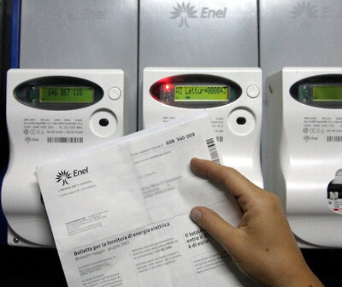 Bronte, furto di luce alla sagra del pistacchio: denunciato 44enne