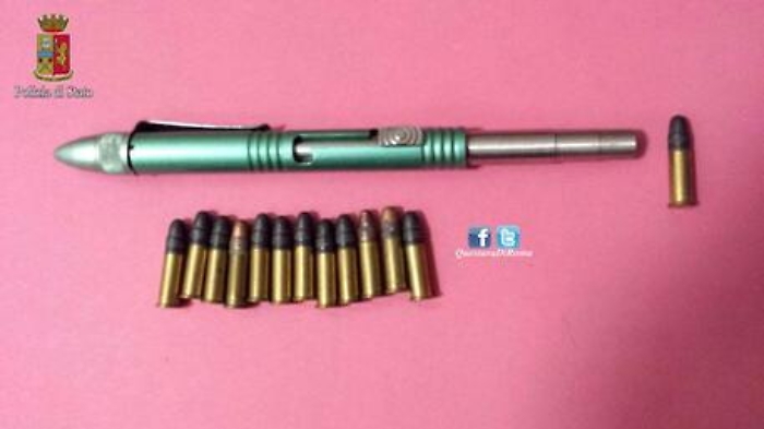 Catania, era evaso dai domiciliari: riacciuffato l'inventore delle penne - pistola