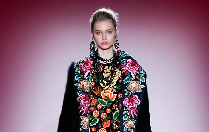 Un modello di  Naeem Khan