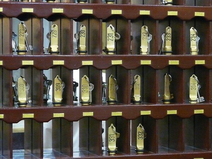 Lampedusa: furto in albergo, denunciato migrante tunisino