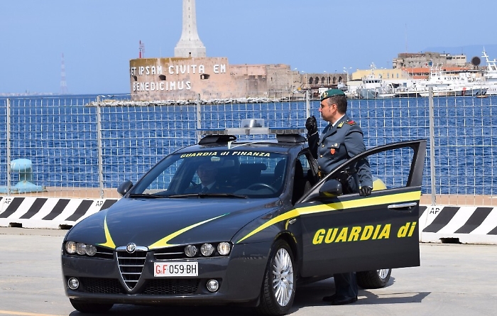 Frode fiscale di societ&agrave; informatica: 5 arresti e sequestro beni per 23 mln di euro