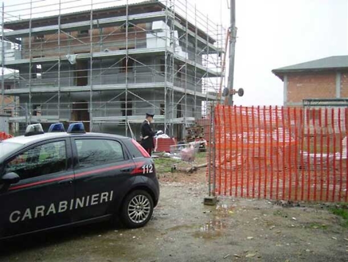 Irregolarit&agrave; e lavoratori in nero: sanzioni a cantieri edili nel Catanese