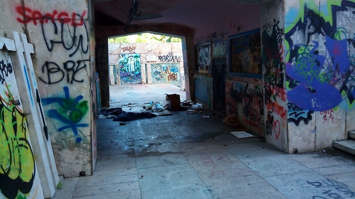 Catania, fontana di Largo Paisiello: ripulita ma gi&agrave; degradata