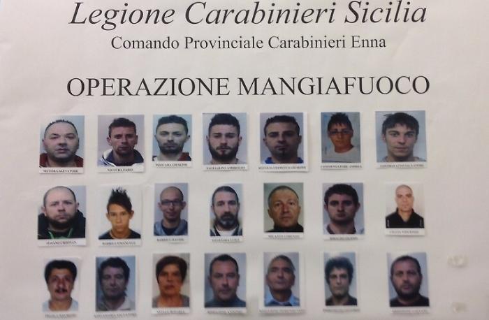 Blitz antidroga all'alba: 21 arresti tra Enna e Catania
