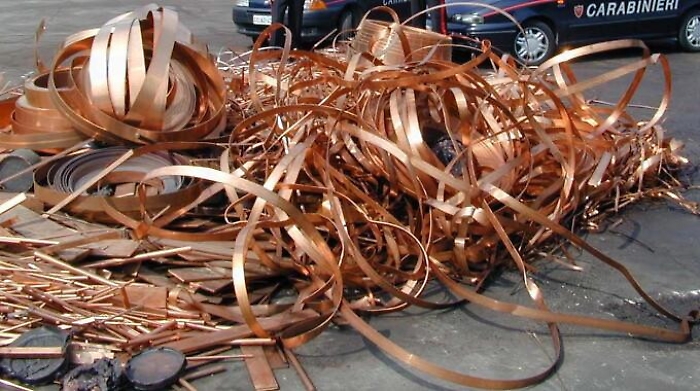 Riesi, in 5 rubavano cavi di rame da tralicci Enel: arrestati 