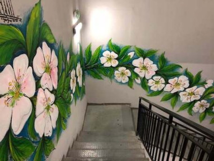 Agrigento, parcheggio multipiano decorato in vista del Mandorlo in Fiore