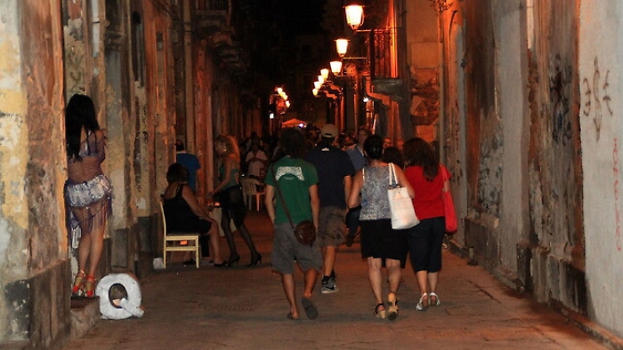 Il vecchio San Berillo ora accoglie la gente: varcare quel confine non &egrave; pi&ugrave; un tab&ugrave;