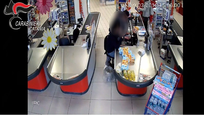 Presi gli autori della Rapina al "Dec&ograve;" di Capomulini: sono un uomo e una donna di Catania