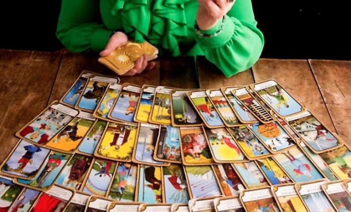 Il mafioso, il consigliere comunale e la cartomante:  lo stratagemma, per chiedere il pizzo sulla Fiumara d'Arte