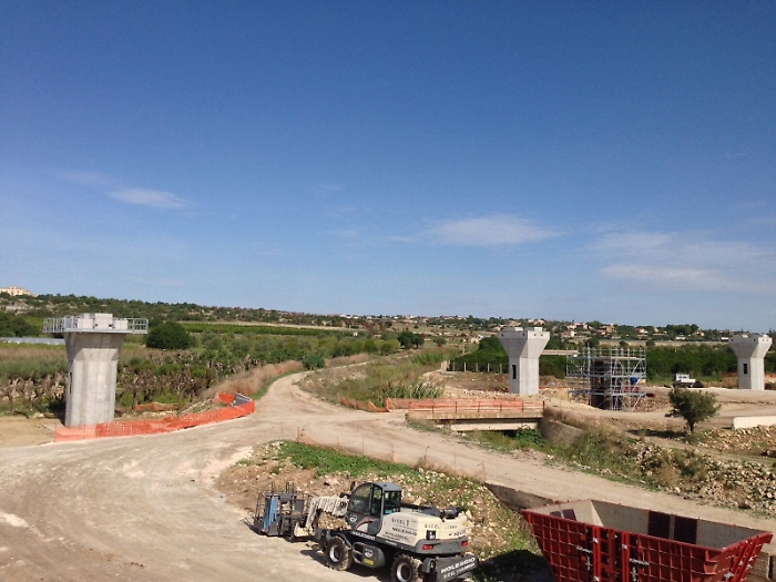 Autostrada Siracusa-Gela, &egrave; paralisi: niente soldi alle imprese, rischio contenziosi
