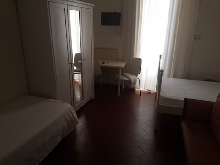 Catania, nel B&amp;B in parte abusivo si lavorava a meno di 3&euro; l'ora